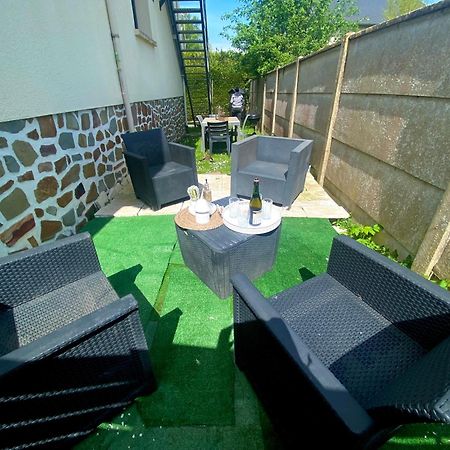 Une Ambiance Cosy Avec Jardin Privatif Nassandres Exterior foto