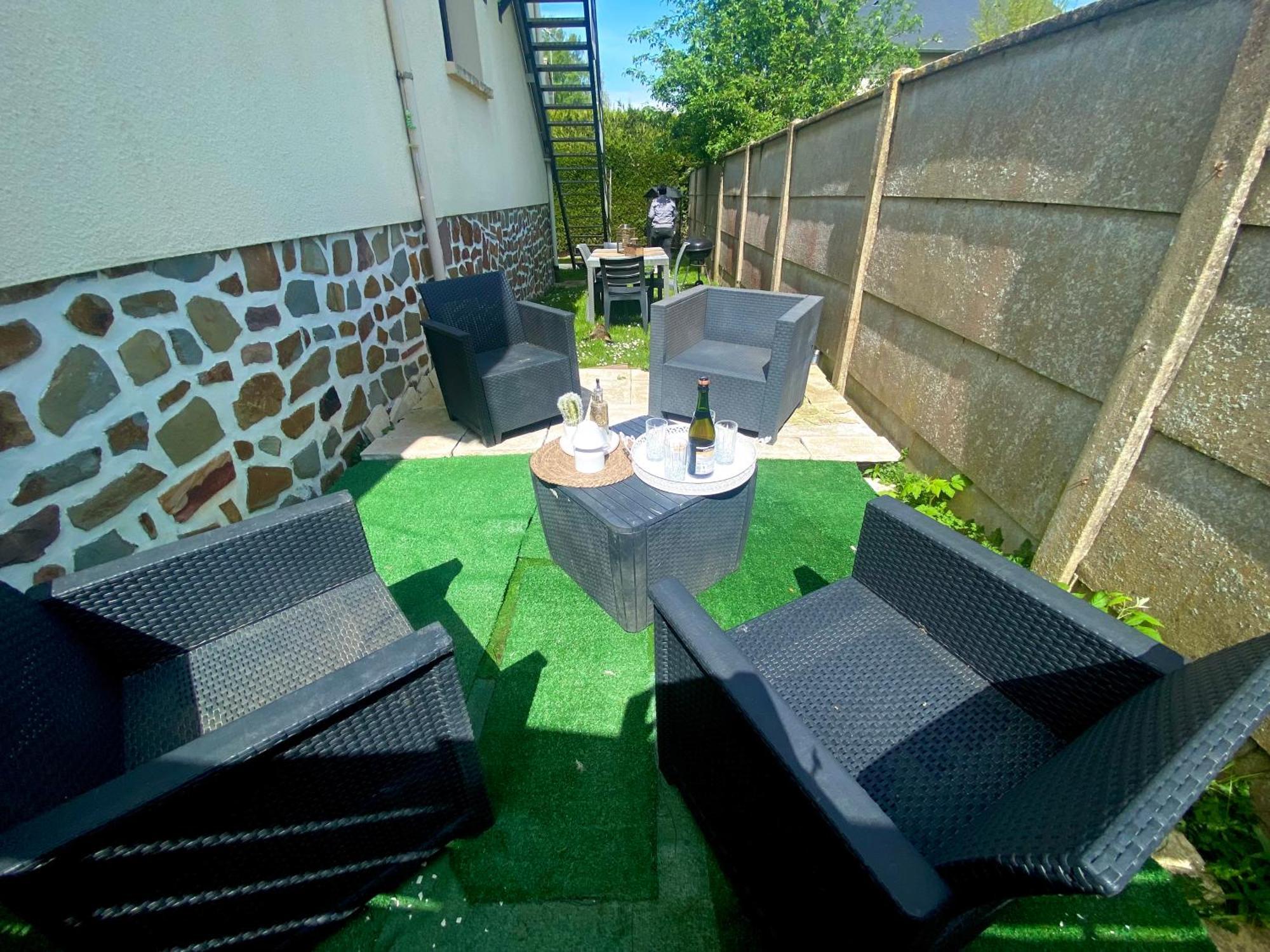 Une Ambiance Cosy Avec Jardin Privatif Nassandres Exterior foto